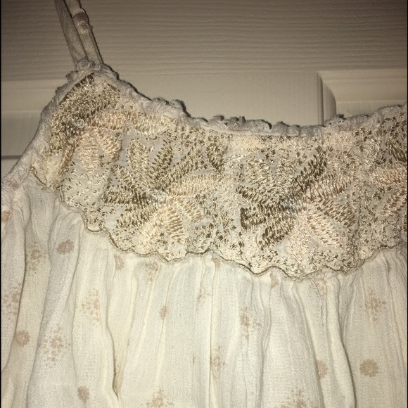 American Eagle cream and gold tank - Picture 4 of 6